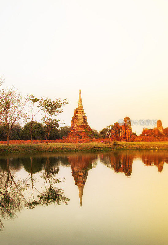 窟Mahathat, Ayutthaya-Thailand